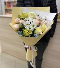 Букет цветов из:  Альстромерии, Розы и Хризантемы в Отрадной Краснодарский край