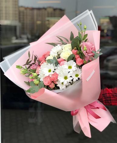 Букет цветов из: Розы, Лизиантусы и Хризантемы в Отрадной Краснодарский край
